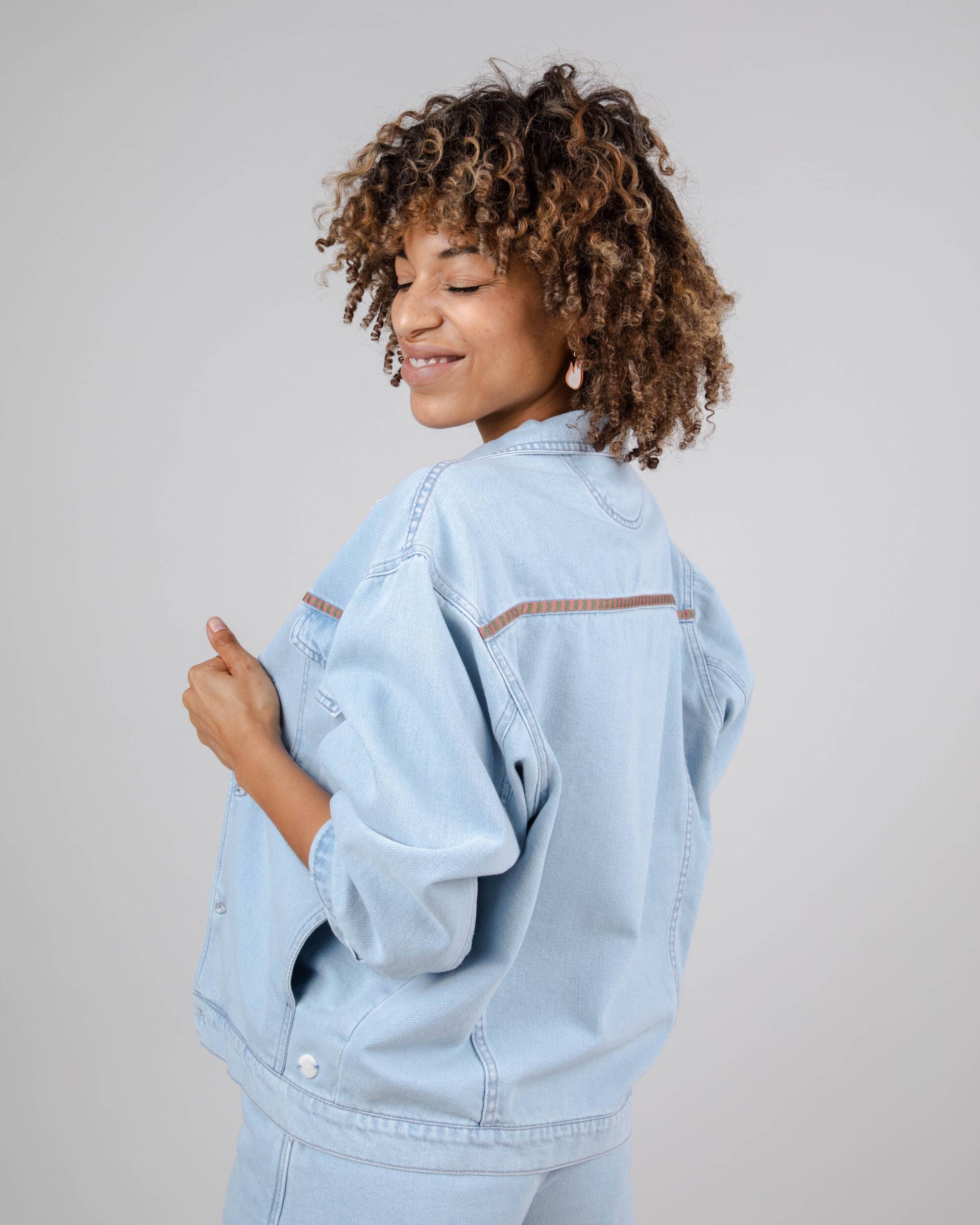 Brava Fabrics chaquetas Chaqueta oversize Denim ligero de algodón orgánico moda sostenible moda ética