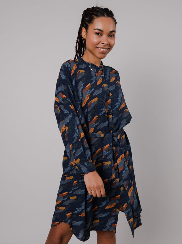 Ucon Palma Mao-kjole i overdimensjonert Ecovero-viskose