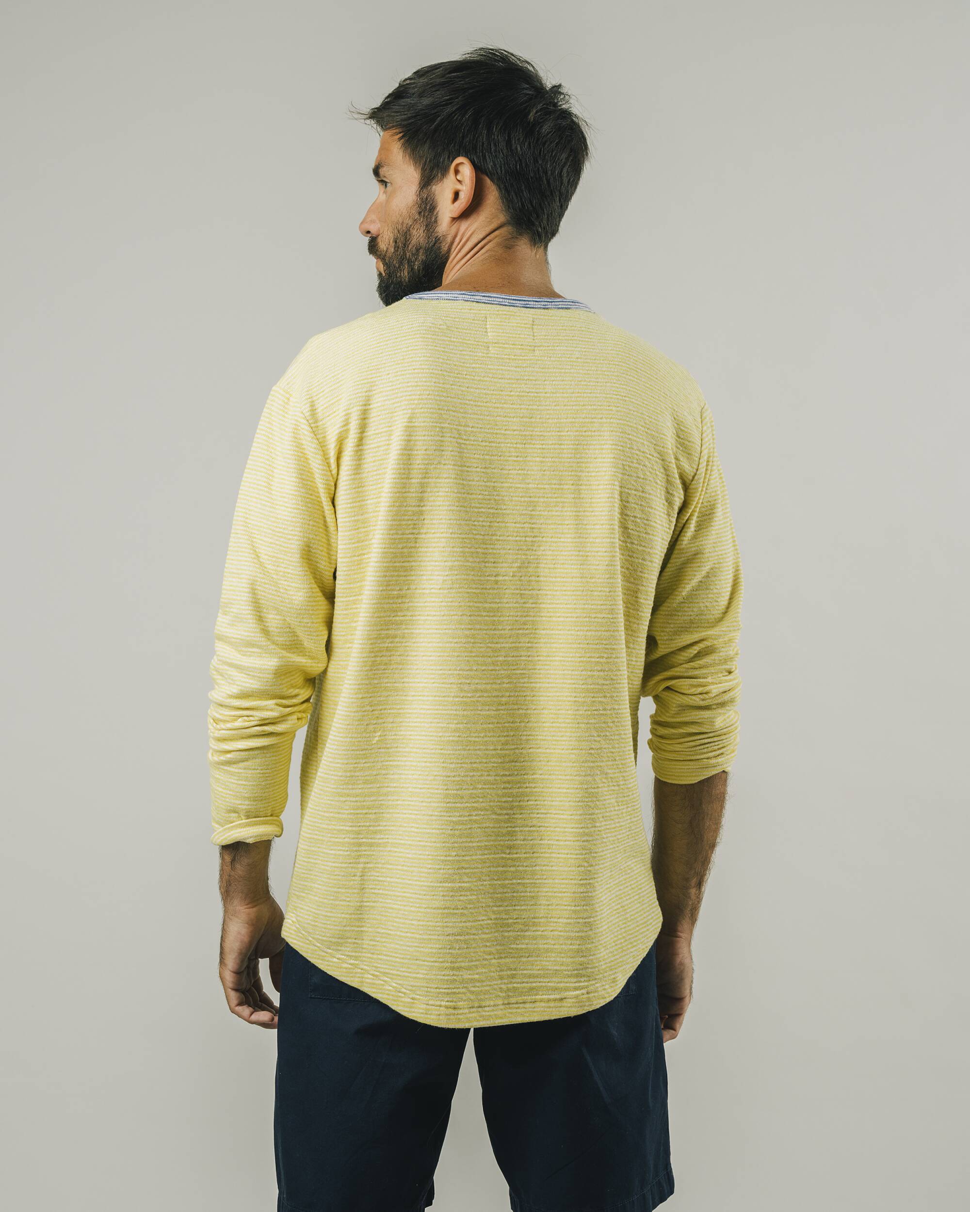Samarreta de màniga llarga unisex de Brava Fabrics de color groc, moda sostenible, moda ètica