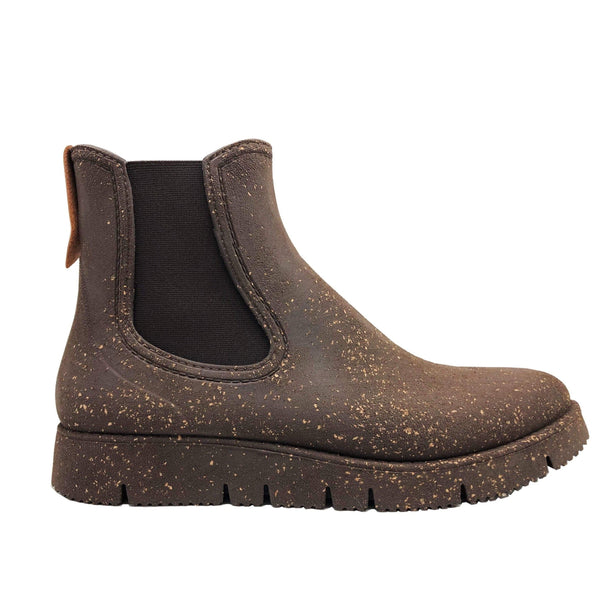 K&T Handels- und Unternehmensberatung GmbH shoes Rugged Prime Chelsea Rainboots in Rubber and Recycled Cork. sustainable fashion ethical fashion