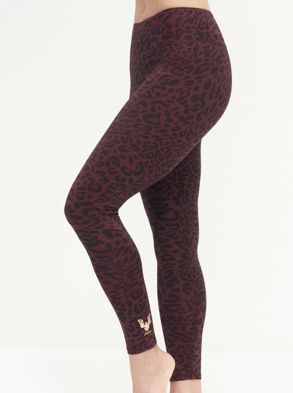 KISMET Pantalons de ioga Ganga Leggings 7/8 leo ruby ​​moda sostenible moda ètica