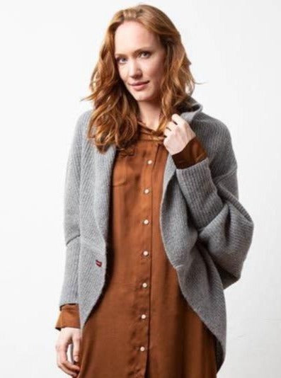 Martina Lewe Pullover Raffinierte Strickjacke aus Alpaka / Yak Wolle Nachhaltige Mode Ethische Mode