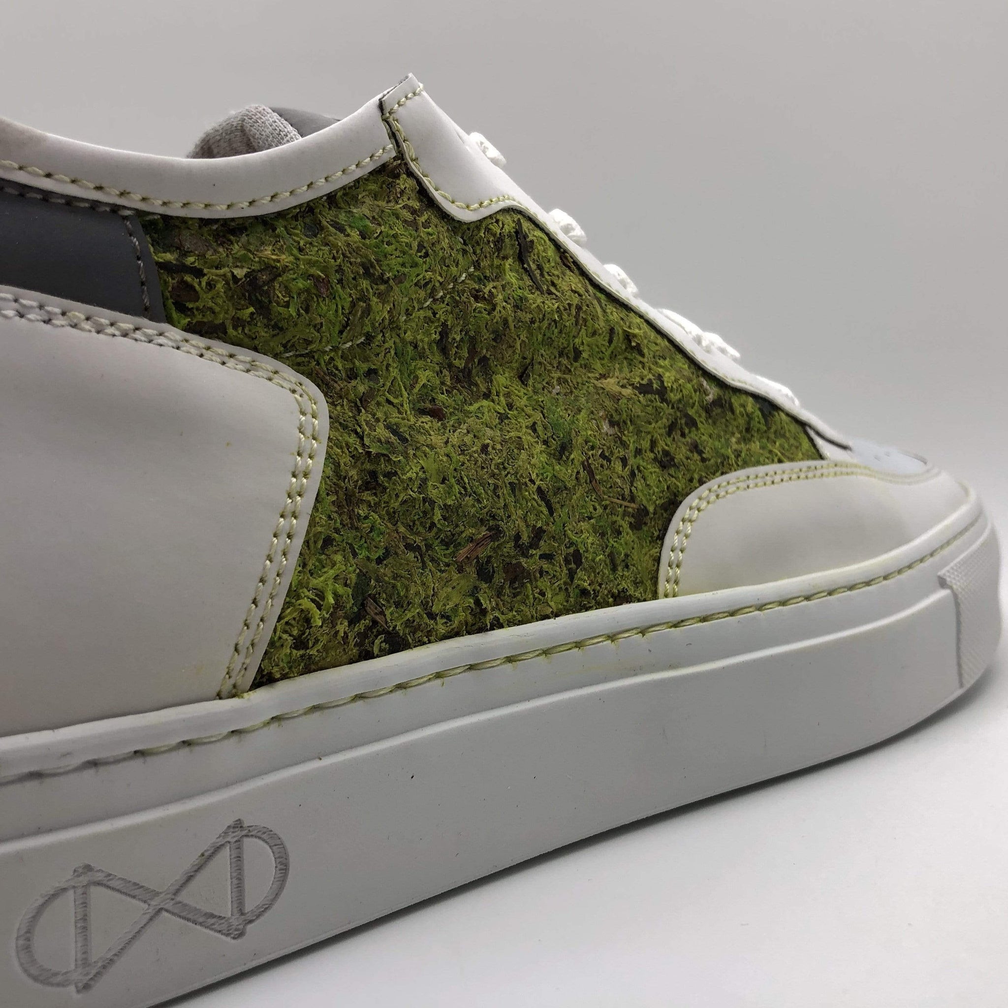 Moss Sneakers i ægte mos, glas og genanvendte PET-flasker.