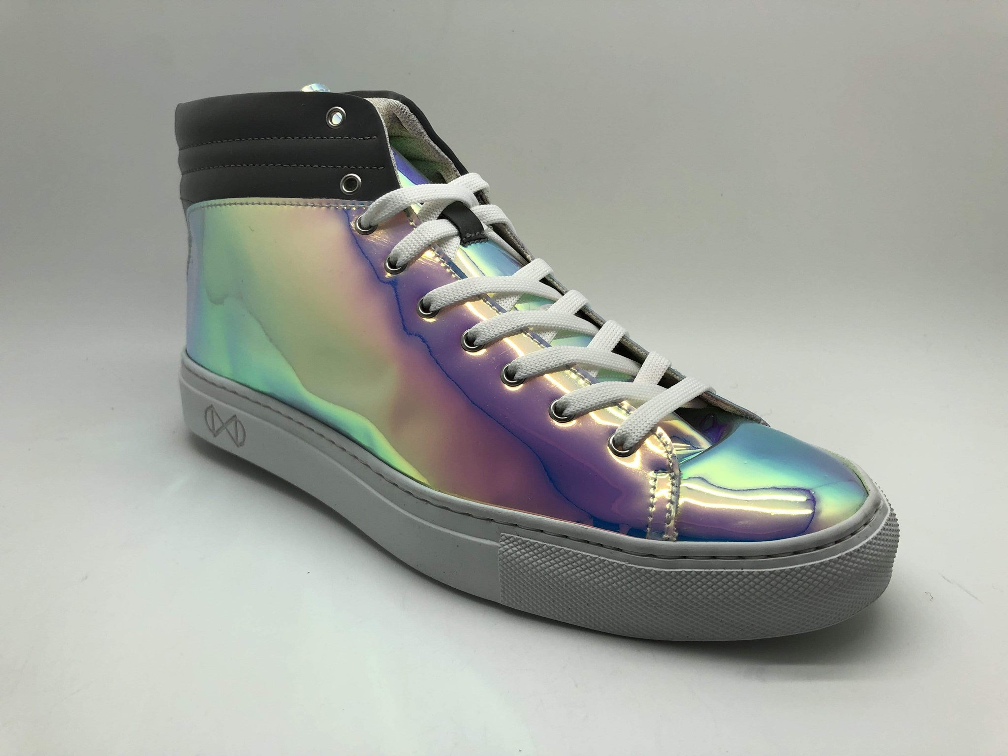 Zapatillas de deporte elegantes en sintético patentado ultra iridiscente.